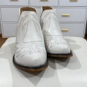 Roper ankle boots size 6.5